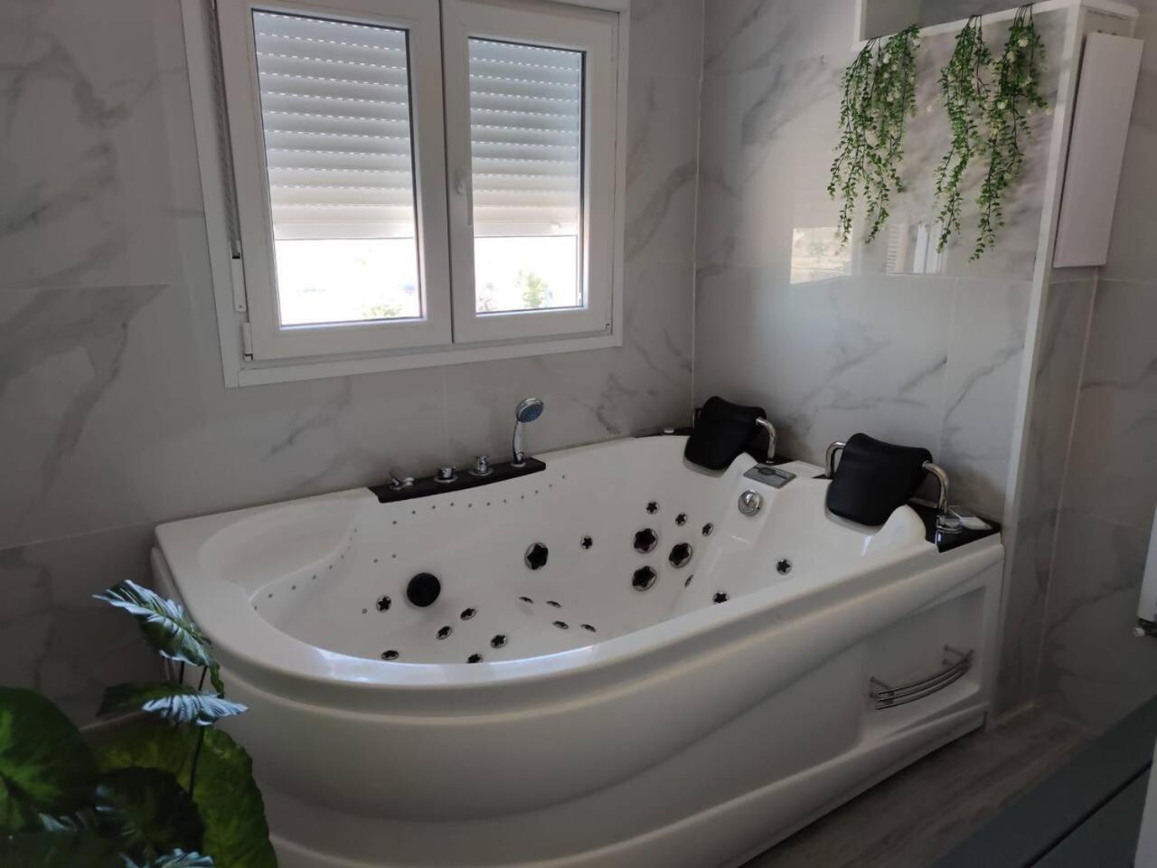 Apartamento Con Jacuzzi El Rincon De Las Delicias Saragossa Exterior foto