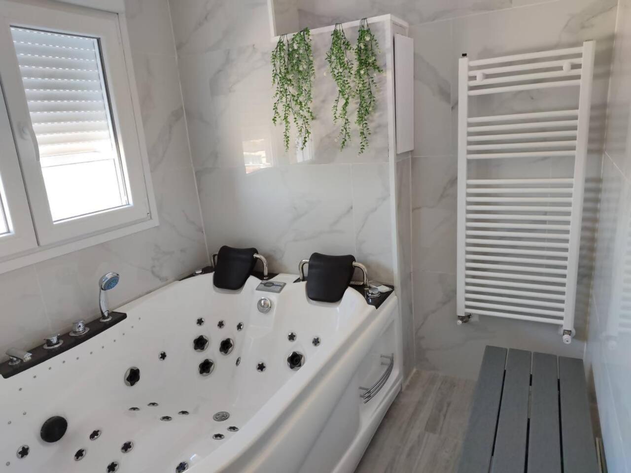 Apartamento Con Jacuzzi El Rincon De Las Delicias Saragossa Exterior foto